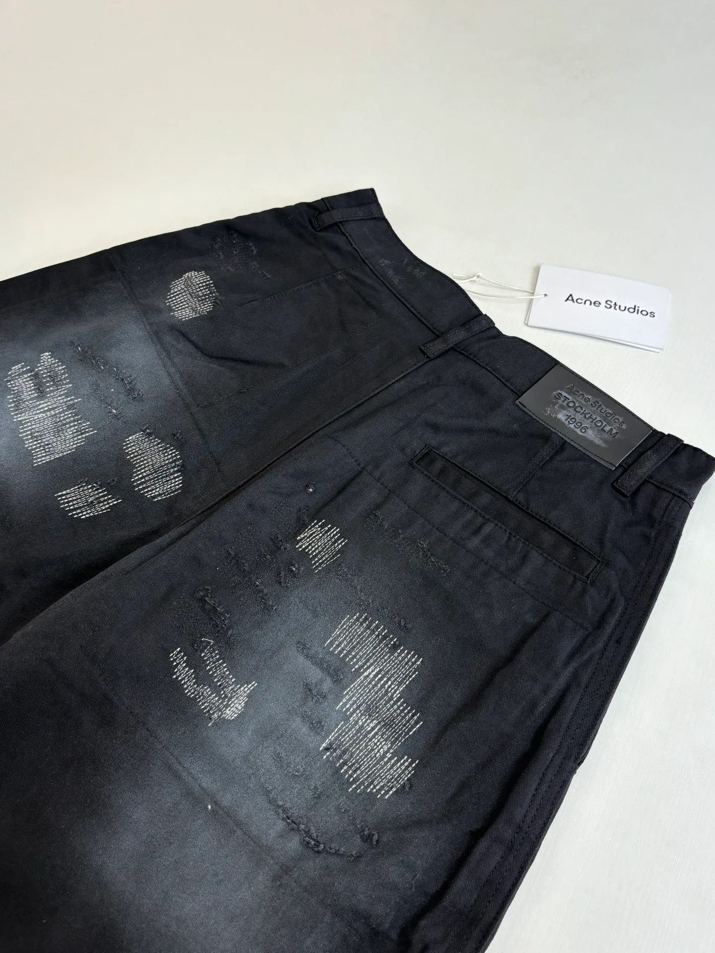 Acne Studio 26SS Series 100% （Slub Denim ）， ， Wear-Resistant， ， 、 。 + ， + ， ， 、 、 、 “ ”， Retro 、 ； ， 。 + ， 、 、 、 ， 。 、 ， ， Retro ， ， 、 ， 。 Size：44/46/48/50